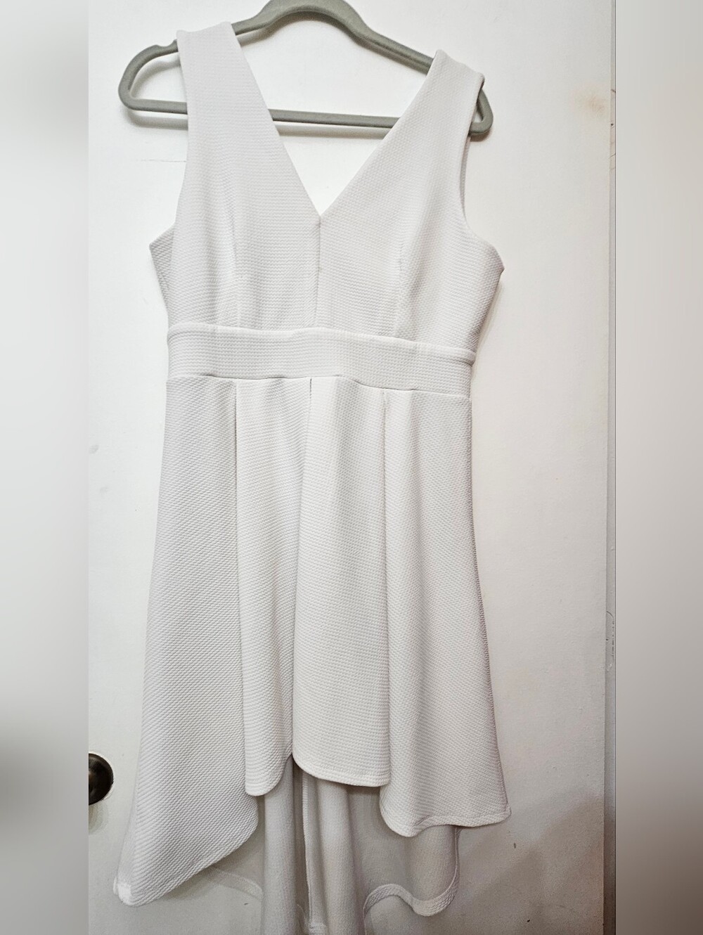 Haute Monde White Textured High-Low V-Neck Dress